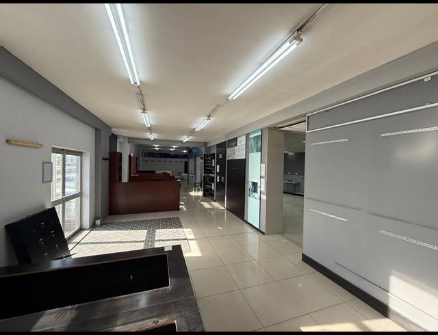 605M² OFFICE TO LET IN PAARDEN EILAND